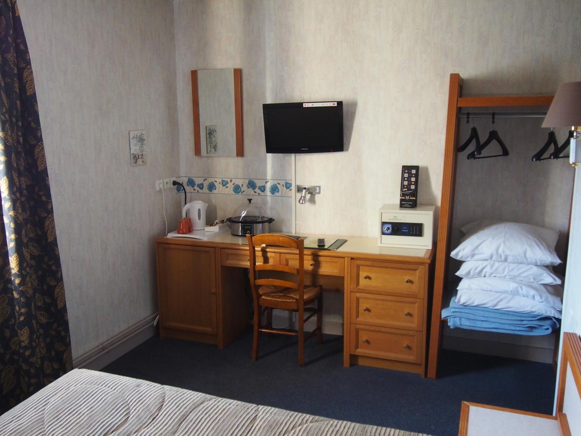 Hotel Val Saint Hilaire Givet Oda fotoğraf